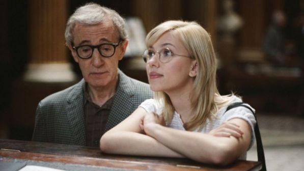 Scarlett Johansson difende Woody Allen: "Gli credo e vorrei lavorare con lui in qualsiasi momento"