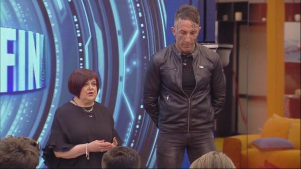 &ldquo;Grande Fratello 16&rdquo;, Simone Coccia e l&rsquo;onorevole Pezzopane tornano nella Casa: &quot;Dobbiamo far vincere l&#39;amore&quot;