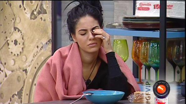 "Grande Fratello Vip", serpeggia la stanchezza: Giulia in crisi