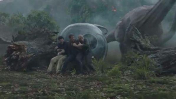 "Jurassic World: Il regno Distrutto", Chris Patt in fuga dai dinosauri impazziti