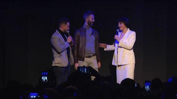 Proposta di matrimonio sul palco al concerto di Arisa