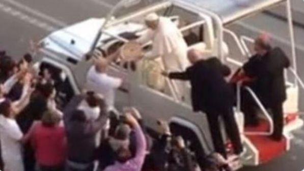 Napoli, arrestato “il pizzaiolo del Papa”: accusato di truffa agli anziani