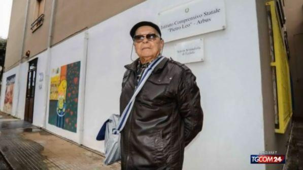 "Nonno Felicino" prende la licenza media a 98 anni | Esame anche per nonno Domenico (83 anni): "L'ho fatto per leggere favole ai miei nipotini"