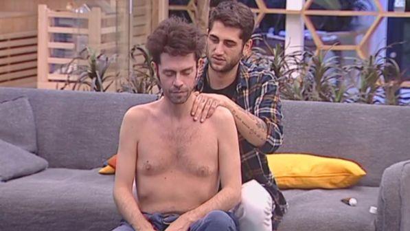 "Grande Fratello Vip": giochi, chiacchiere e massaggi per Jeremias e Tonon