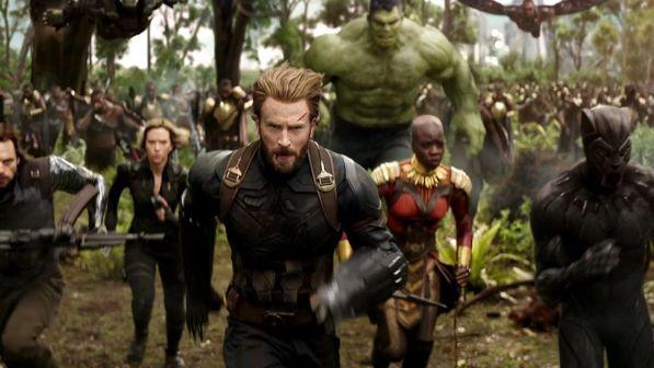 Avengers: Infinity War, la réunion tra battaglie epiche, fiato sospeso e battute irresistibili