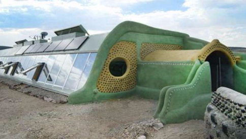Architettura "verde", in Uruguay l'eco-scuola nata dal riciclo di pneumatici e lattine