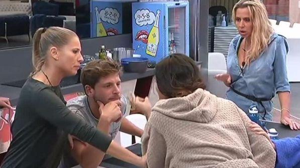 "Grande Fratello Vip", è semifinale: chi uscirà tra Valeria Marini e Mariana Rodriguez?