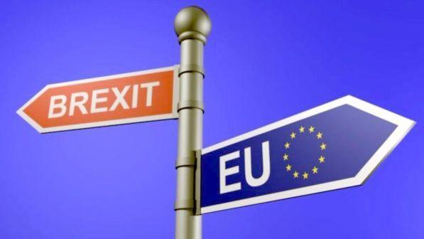 Brexit, la Corte Suprema Gb gela il governo: "Voti il Parlamento"