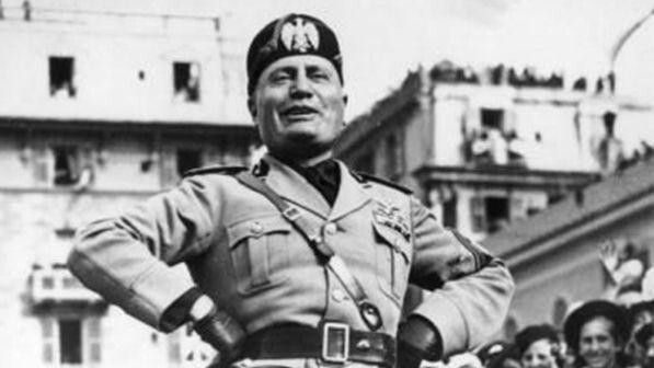 Modica, giudici: esporre immagini del Duce al bar non è apologia di fascismo