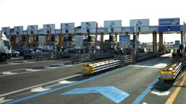 Autostrade, via libera alla riduzione delle tariffe | Ma i concessionari: "Così si bloccano gli investimenti"