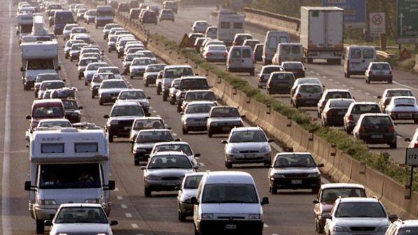 Vacanze, sabato sulle autostrade traffico da "bollino nero"