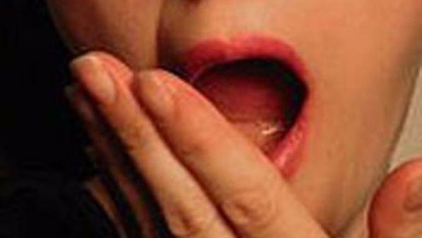 Sbadigli, "sfatato" il mito della noia: più lunghi sono, più si è intelligenti