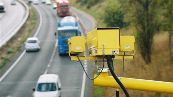 Gb, ingegnere spende 30mila sterline per contestare una multa di 100: "Ora mi sento in colpa"