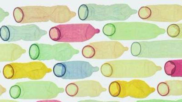 Sesso sicuro, a Pavia il preservativo arriva sotto le lenzuola con un'app