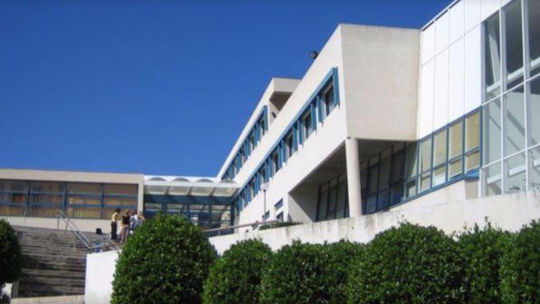 Francia, sparatoria in un liceo: otto feriti | Arrestato studente, disinnescato ordigno