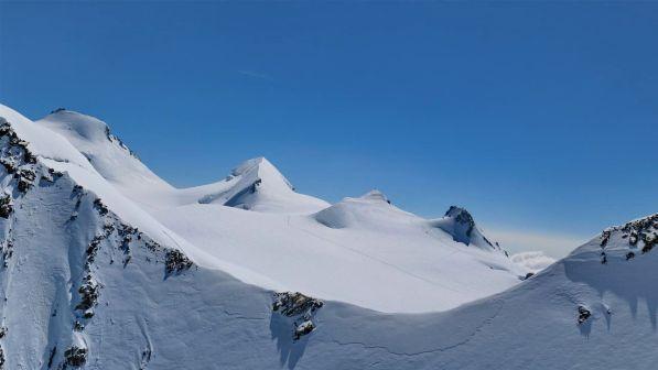 Monte Rosa, alpinista precipita e muore: compagno illeso