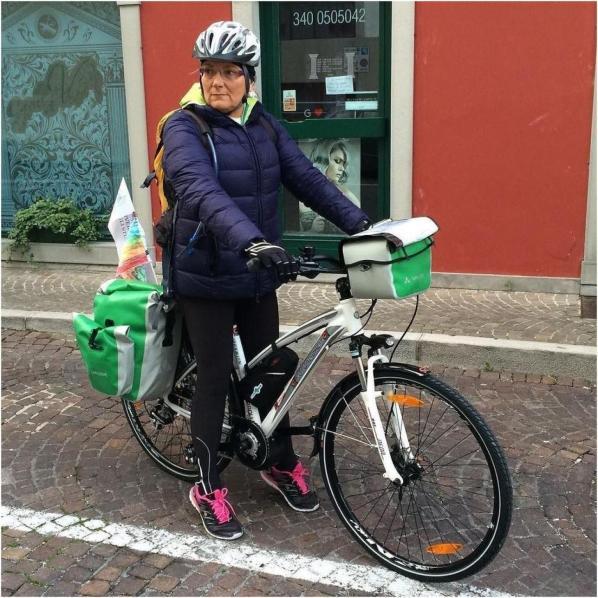 Dal Friuli a Lampedusa in bici in due mesi: così Mila Brollo ha sfidato il diabete
