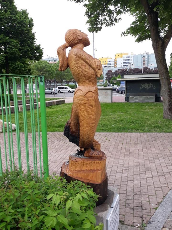 Milano, statua partigiana inaugurata 7 giorni fa bruciata da vandali