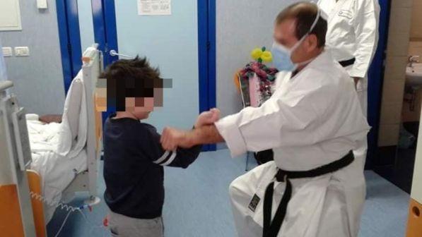 I samurai entrano in corsia: "Contro il cancro a colpi di karate"