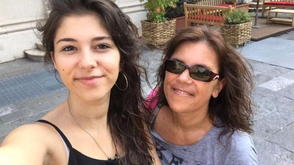 Pavia, madre e figlia si diplomano insieme