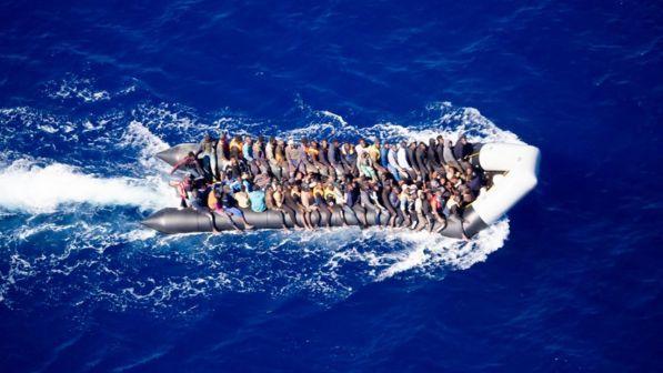 Migranti, Salvini: "I 100 salvati dalla Marina non resteranno a Genova"