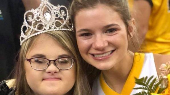 Usa, studentessa con sindrome di Down eletta reginetta della scuola