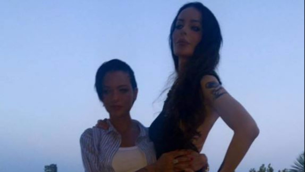 Nina Moric, la foto con Silvia Provvedi scatena il web