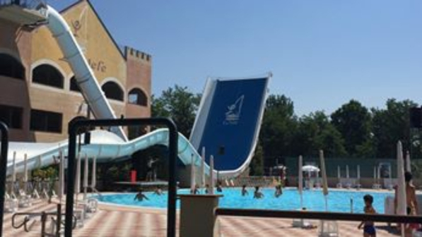 Crolla struttura in un parco acquatico nel Bresciano, nessun ferito