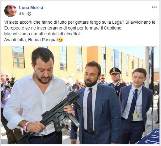 Lo spin doctor di Salvini posta una foto del ministro col mitra nel giorno di Pasqua: è polemica