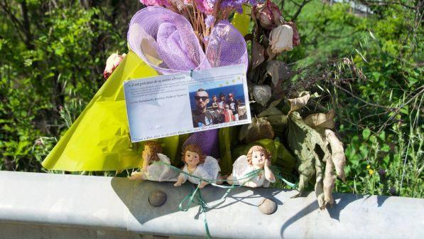 Brescia, rubati gli angioletti in ricordo della famiglia francese morta nel rogo di Montirone