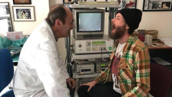 Jovanotti rimanda una data del tour per edema alle corde vocali