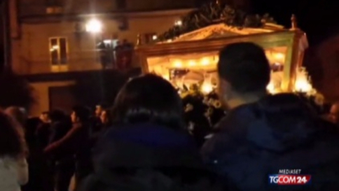 Catania, "inchino" mafioso nella precessione? Aperta un'inchiesta