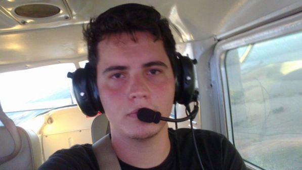 Si schianta con l'aereo in Brasile, pilota sopravvive quattro giorni nella giungla mangiando biscotti