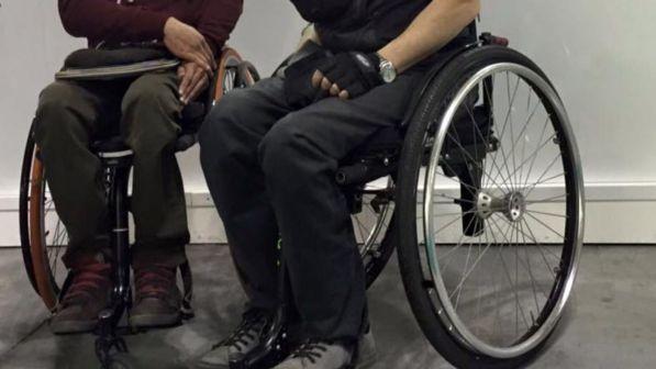 Senza più ferie per curare i figli disabili: i colleghi le regalano le loro