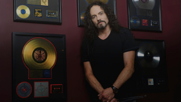 Megadeth, muore durante un concerto l'ex batterista Nick Menza