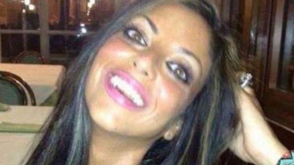 Suicida per video hot, gip di Napoli: la Procura indaghi su Facebook