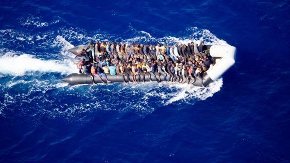 Migranti, altri due "mini sbarchi" a Lampedusa: approdano in 21
