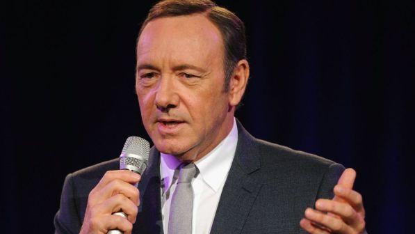 Kevin Spacey, anche l'ex genero del re di Norvegia lo accusa: "Mi toccò le parti intime..."