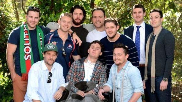 Mangia una lumaca per sfida: promessa del rugby muore per un parassita dopo un'agonia di 9 anni