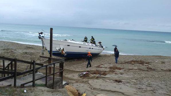 Migranti sbarcati nel Crotonese, Capitaneria: non risultano dispersi