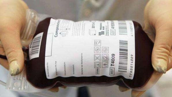 Donatori di sangue ancora in calo nel 2017: ai minimi dal 2009
