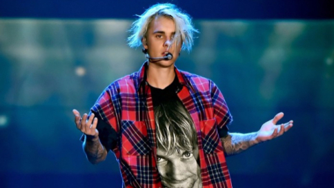 Justin Bieber omaggia Kurt Cobain dal vivo a Seattle