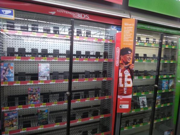 Paradosso Usa: videogiochi violenti venduti sottobanco, armi in piena vista