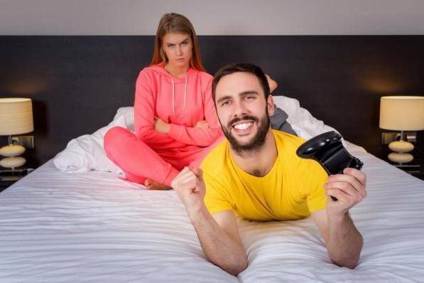 I giovani non fanno più sesso: secondo uno studio è colpa dei videogiochi