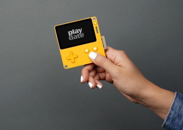 Playdate, la nuova console portatile con... manovella