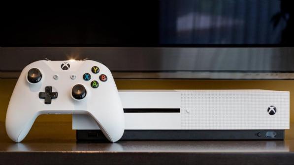 Ragazzo spende 13mila dollari in 13 mesi su Xbox, negato il rimborso