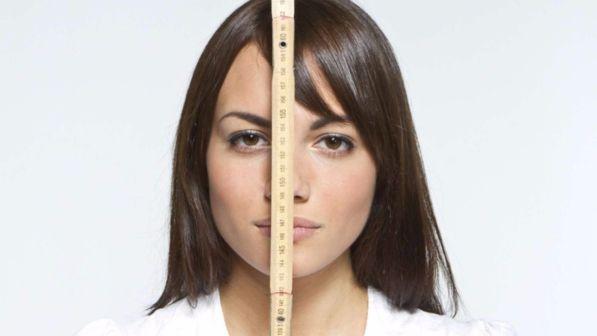 Le donne più alte invecchiano peggio, ma la dieta aiuta ad "addolcire" l'effetto