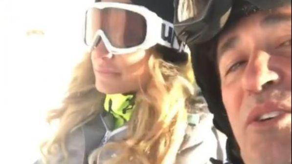 Maddalena Corvaglia e il fidanzato, innamorati sulle piste da sci