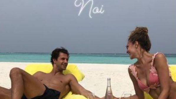 Cristina Chiabotto festeggia un anno d'amore alle Maldive