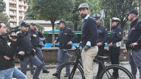 Milano, due denunciati per minacce di morte a Brumotti sui social